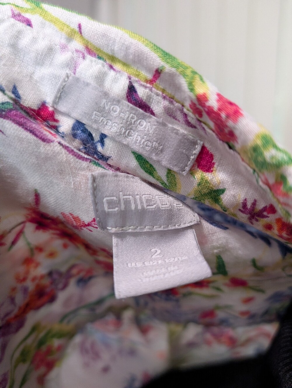 Chico's Floral No Iron Linen Button Down Blouse - Picture 4 of 4